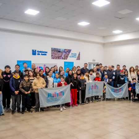 Entregaron nuevas becas a deportistas juninenses