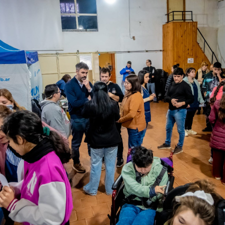 "La Muni en tu Barrio" llegó al barrio Evita y Fiorini destacó el contacto directo con los vecinos