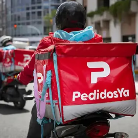 Un repartidor de delivery necesita hacer 453 pedidos para cubrir la Canasta Básica Total de una familia tipo