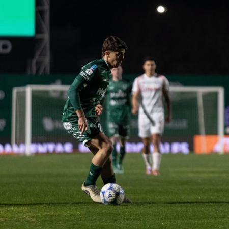 Sarmiento pecó de ingenuo y en la última perdió 3 a 2 con Argentinos Juniors