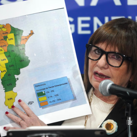 Sin respaldo, el oficialismo dio de baja la cláusula de venta de tierras a extranjeros para salvar la sesión
