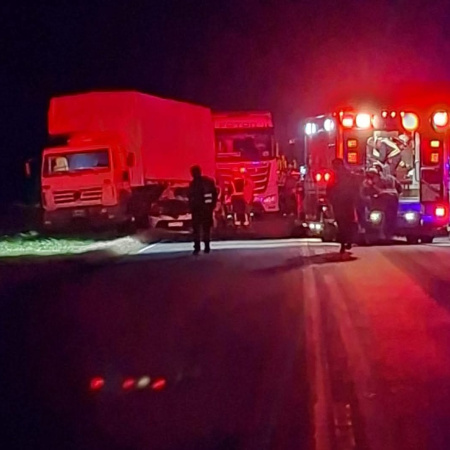 Fatal accidente en la Ruta 188: dos camiones y dos autos involucrados
