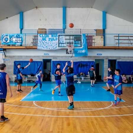 El Club 9 de Julio va por la final del Provincial U13 con el acompañamiento del Municipio
