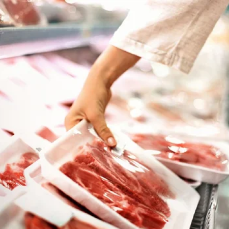 El consumo de carne vacuna cayó 12% en lo que va del año y los argentinos comen casi 5 kilos menos que en 2025
