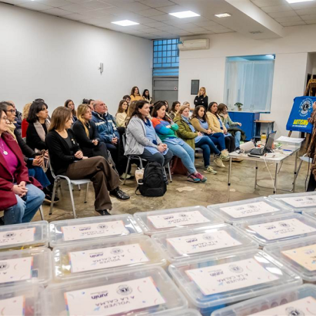 El Municipio y el Club de Leones entregaron cajas sensoriales para la contención infantil en espacios comunitarios