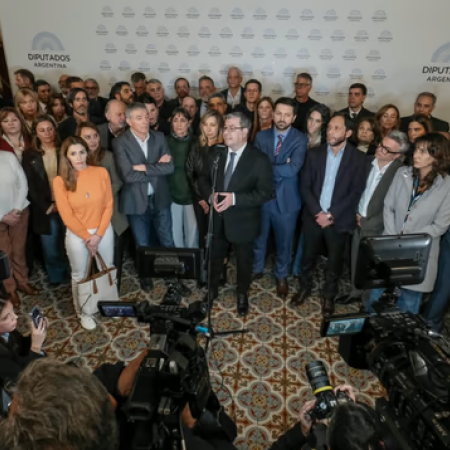 Tras la foto de la oposición unida, ¿Qué posibilidades tiene un “frente anti Milei“ en el Congreso?