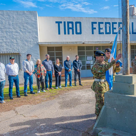 Restituyen bandera nacional en el Tiro Federal