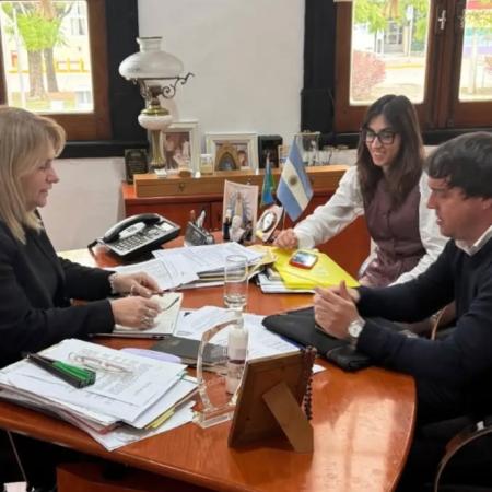 Erica Revilla y Nicolás Bonino analizaron la situación del transporte escolar rural en General Arenales