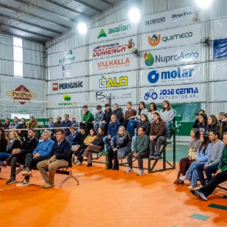 El Club Atlético Sarmiento bautizó su complejo de vóley con el nombre de Javier Schiavi