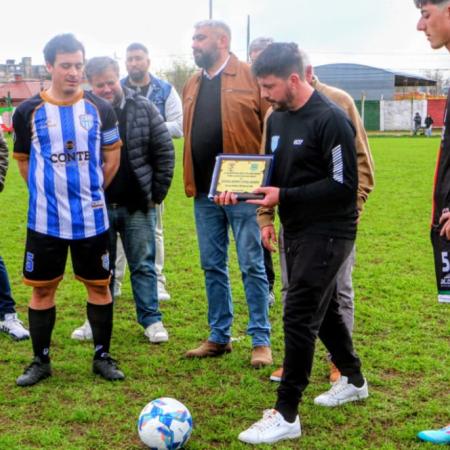 El Torneo Clausura levantó el telón con emociones, goles y un merecido homenaje al campeón