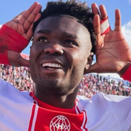 Huracán le ganó el clásico a San Lorenzo en el "Nuevo Gasómetro" después de 25 años