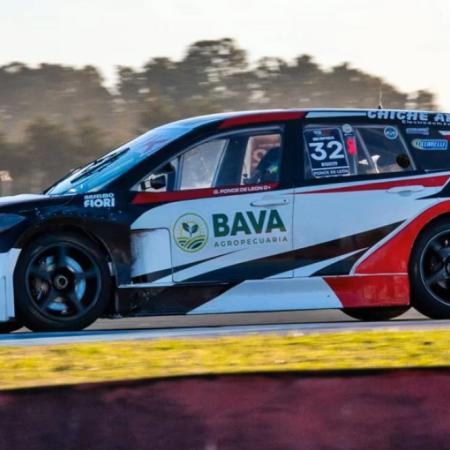 Ponce de León aguantó la presión en la última vuelta y se quedó con la final en Toay