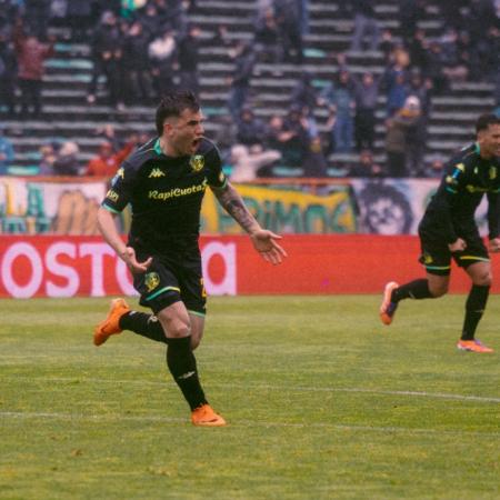 Con un golazo de Tomás Fernández, Aldosivi venció a Atlético Tucumán y sigue soñando con la permanencia