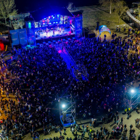 Una multitud celebró el Día de la Primavera en Junín
