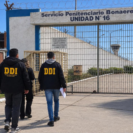 Petrecca reclamó a Kicillof por el uso de celulares en las cárceles tras una investigación por extorsión en Junín