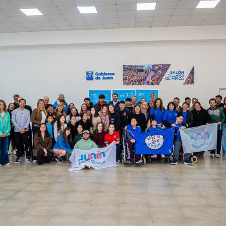 El Gobierno de Junín realizó una nueva entrega de becas deportivas para acompañar a deportistas de la ciudad