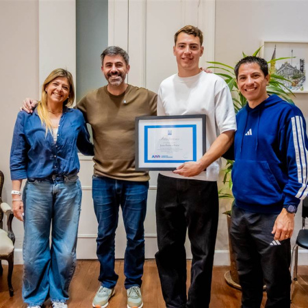 Juan Patricio Batac fue recibido por Fiorini tras obtener la Medalla de Oro en los Suramericanos