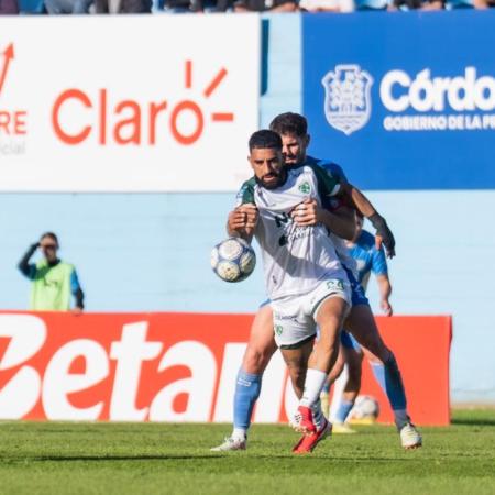 Sarmiento se hizo fuerte en Río Cuarto, venció a Estudiantes (RC) y dio otro paso hacia la permanencia