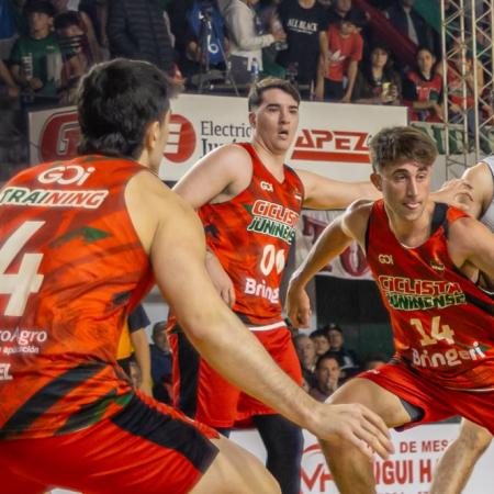 Ciclista vuelve a salir a la cancha: recibe a Regatas en el Coliseo del Boulevard