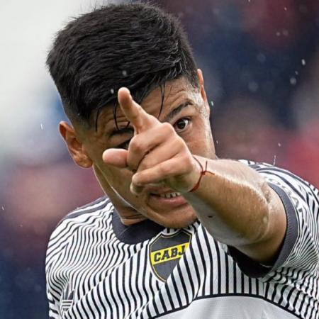 Boca sigue de racha en el Clausura: le ganó a San Lorenzo bajo un diluvio