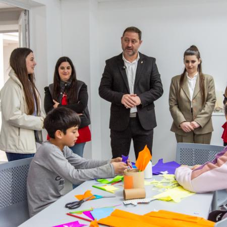 Serenal y funcionarios visitaron los centros educativos municipales
