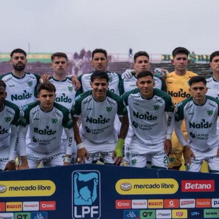 Sarmiento, en una posición expectante, recibe a un River repleto de figuras en el postergado de la fecha 11