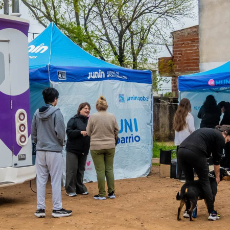 La Muni en tu Barrio llegó al FONAVI 117: vecinos destacaron la cercanía y las mejoras en el sector