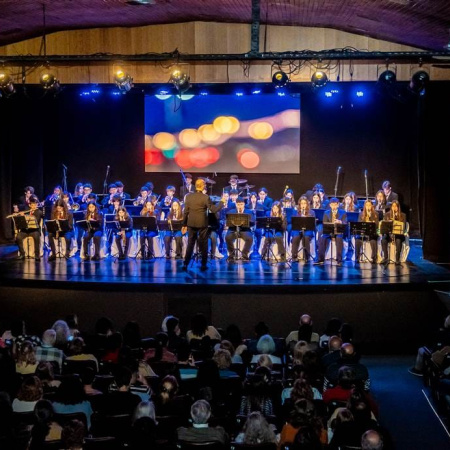 La Banda Municipal “Juan P. Oviedo” celebró sus 34 años con un show de primer nivel en “La Ranchería”