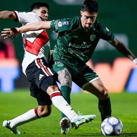 Sarmiento se plantó y le hizo frente a las estrellas