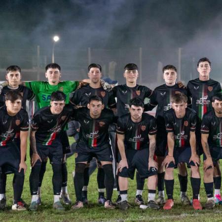 Golpe tricolor: Ambos Mundos goleó al líder y quedó a tiro de la punta